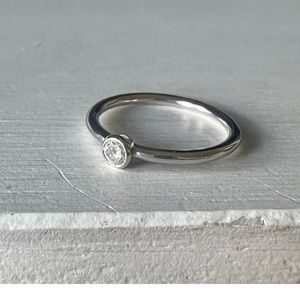 Tiffany & Co. Diamond Bezet Ring White Gold 18k Round Brilliant .12ct Solitaire